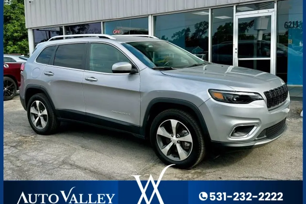 2019 Jeep Cherokee Limited Sport photo 1