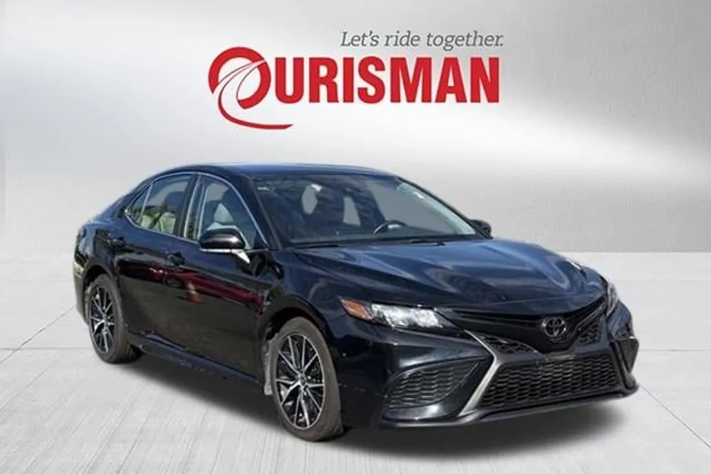2023 Toyota Camry SE photo 1