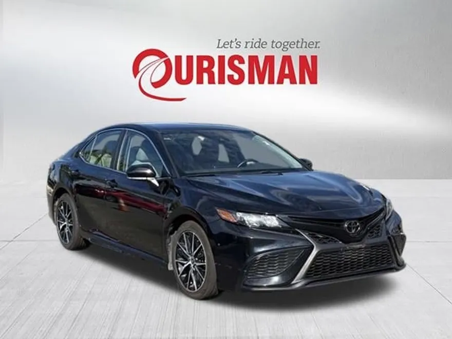 2023 Toyota Camry SE photo 1