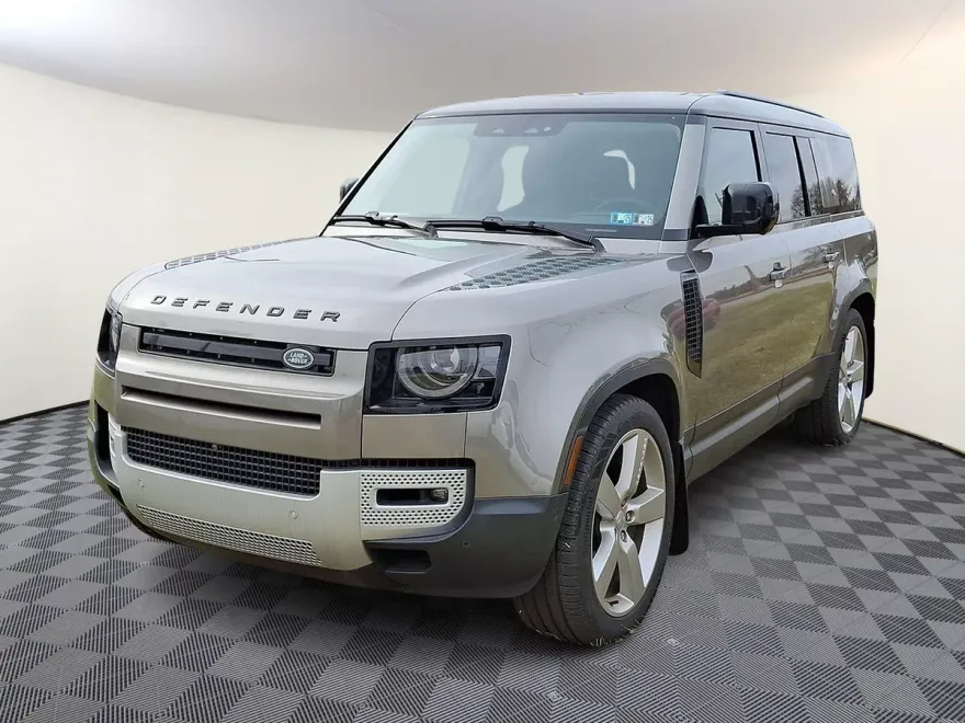 2024 Land Rover Defender S photo 1