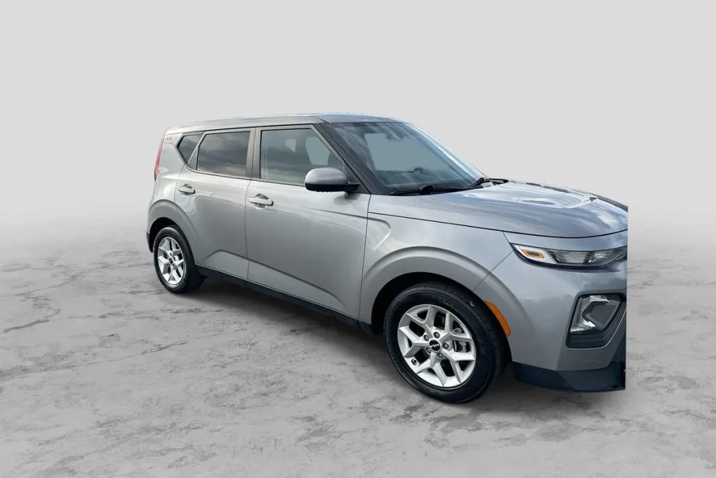 2022 Kia Soul LX photo 1