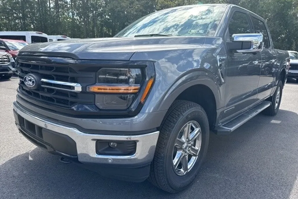 2025 Ford F-150 XLT photo 1