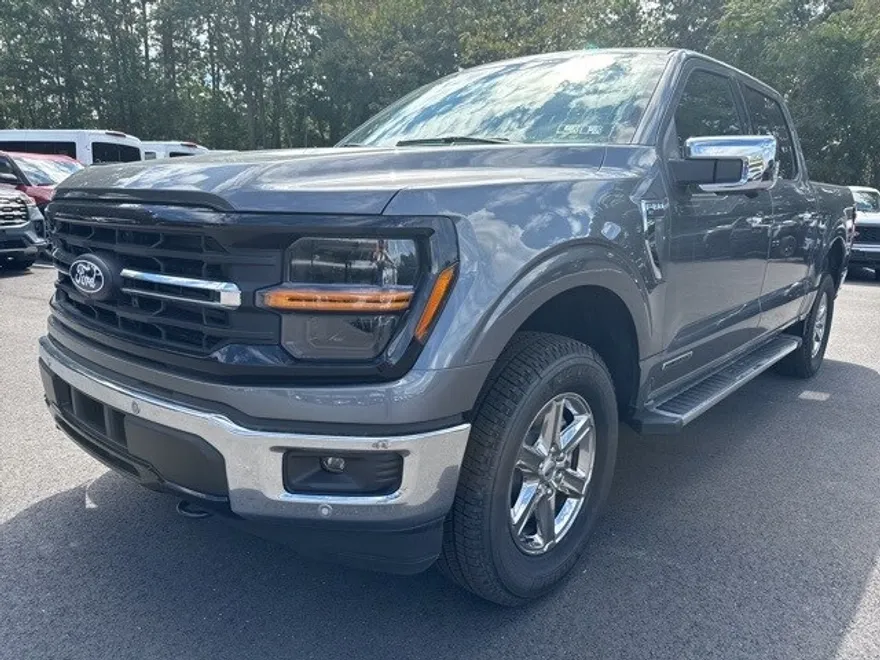 2025 Ford F-150 XLT photo 1