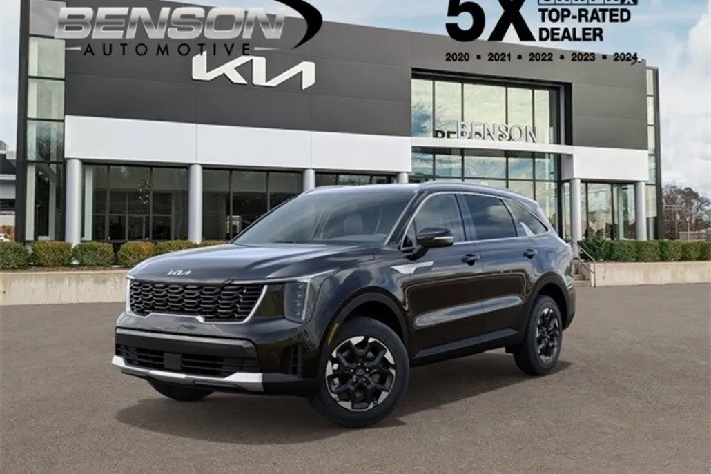 2025 Kia Sorento S photo 1