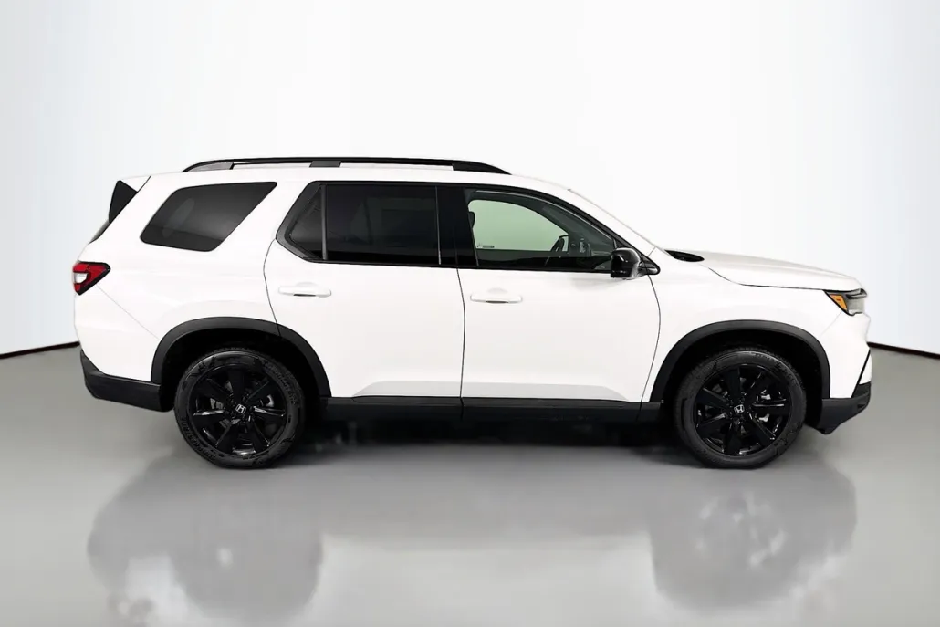 2025 Honda Pilot Black Edition photo 1