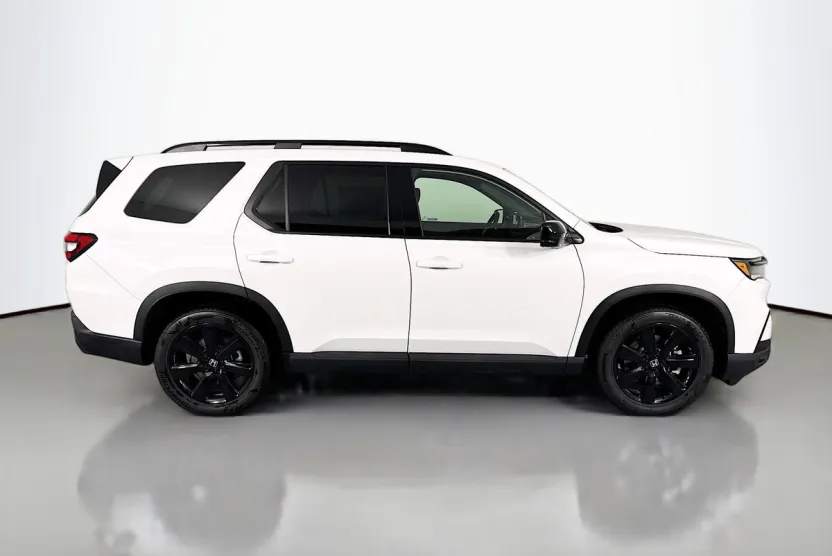 2025 Honda Pilot Black Edition photo 1