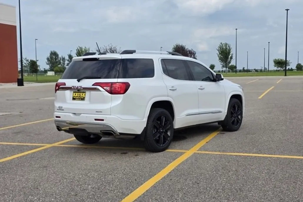 2019 Gmc Acadia Denali photo 1