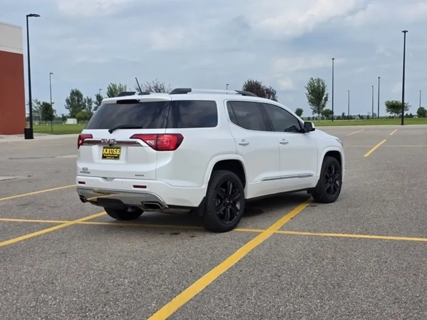 2019 Gmc Acadia Denali photo 1