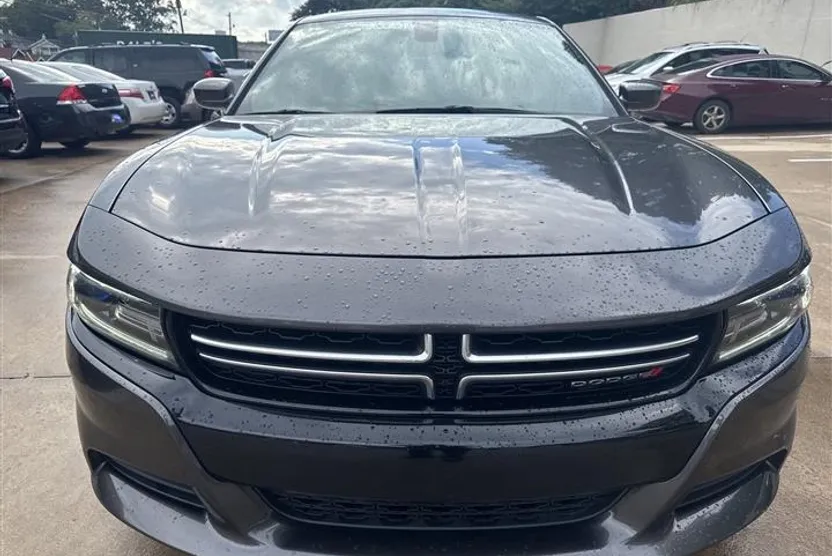 2017 Dodge Charger SE photo 1