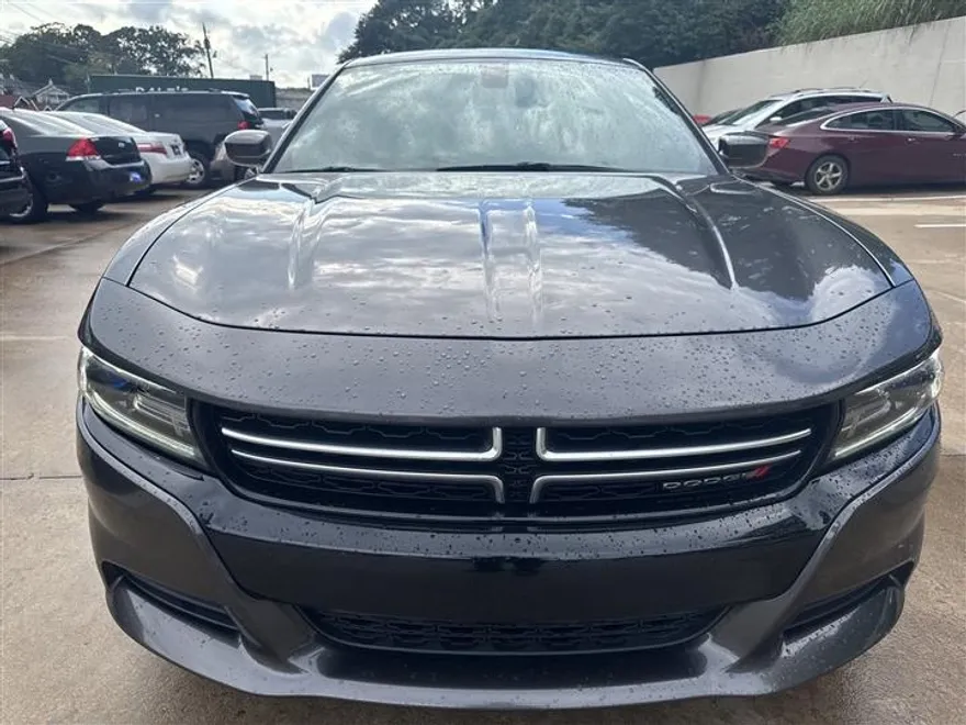 2017 Dodge Charger SE photo 1
