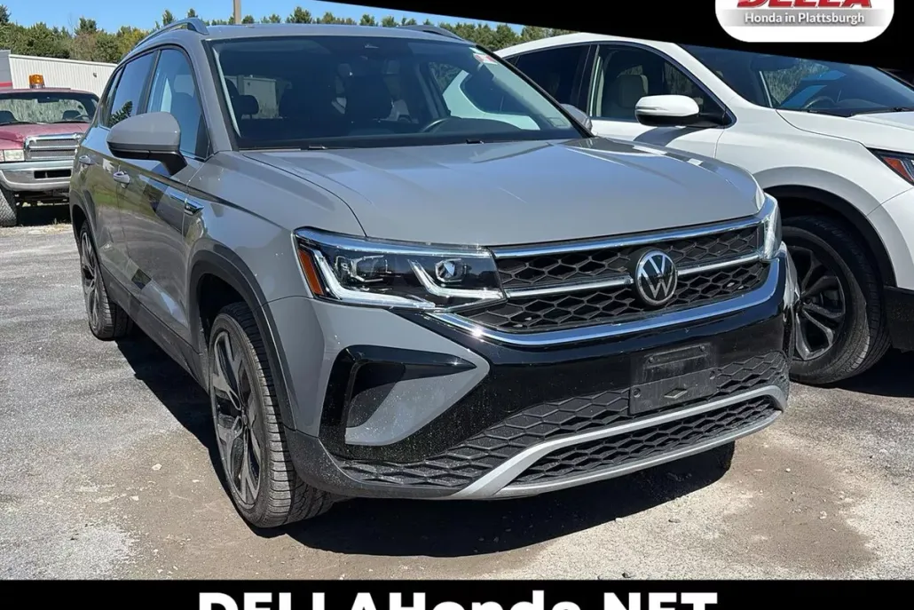 2022 Volkswagen Taos SEL photo 1