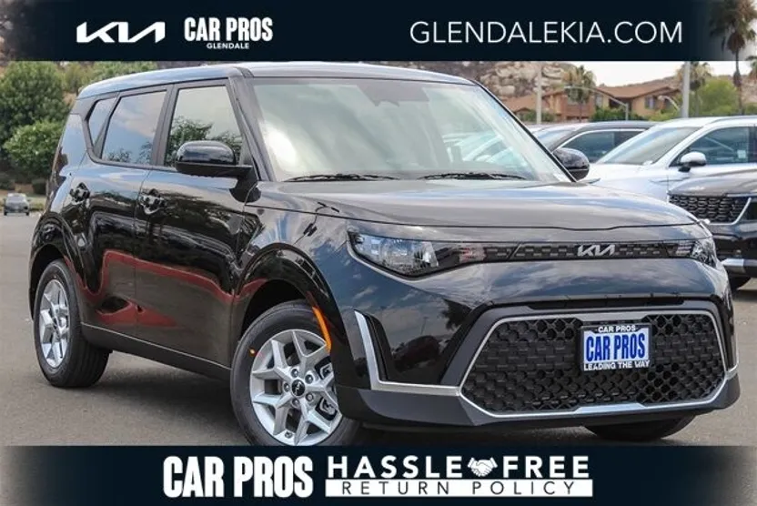 2023 Kia Soul EX photo 1