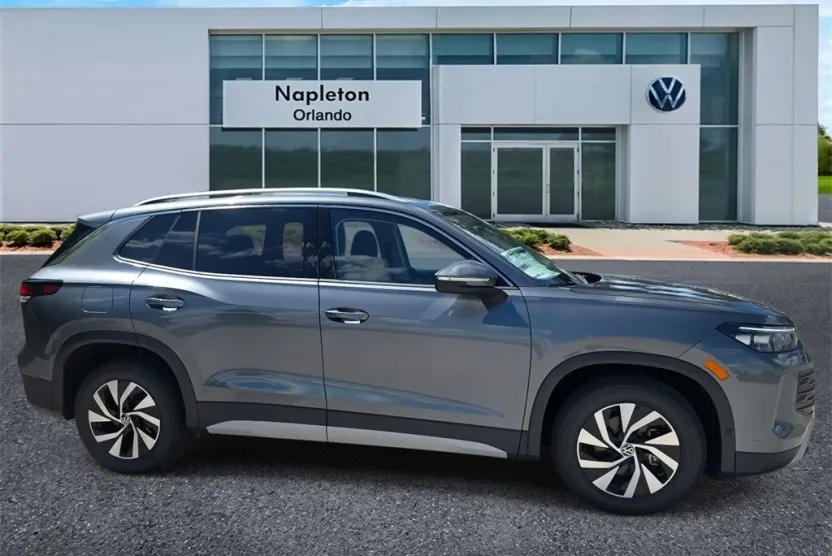 2025 Volkswagen Tiguan S photo 1