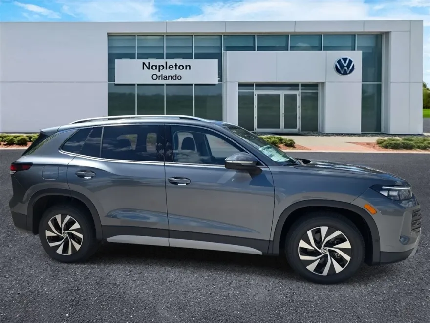 2025 Volkswagen Tiguan S photo 1