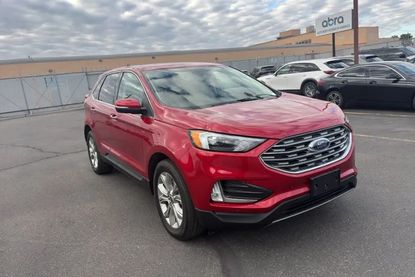 2024 Ford Edge Titanium photo 1