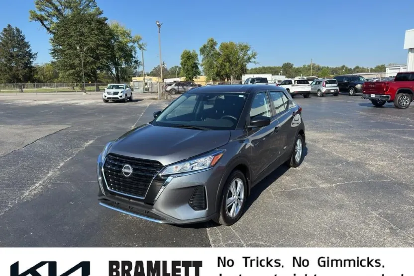 2024 Nissan Kicks S photo 1