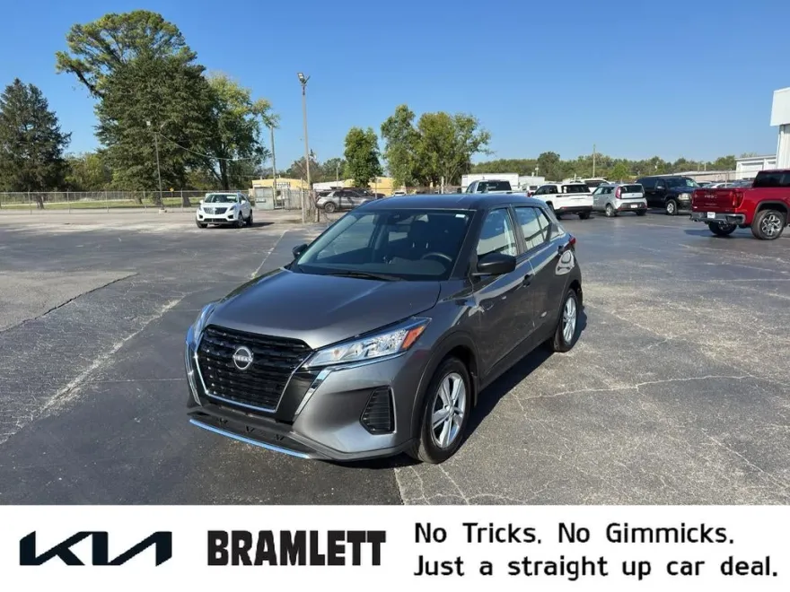 2024 Nissan Kicks S photo 1