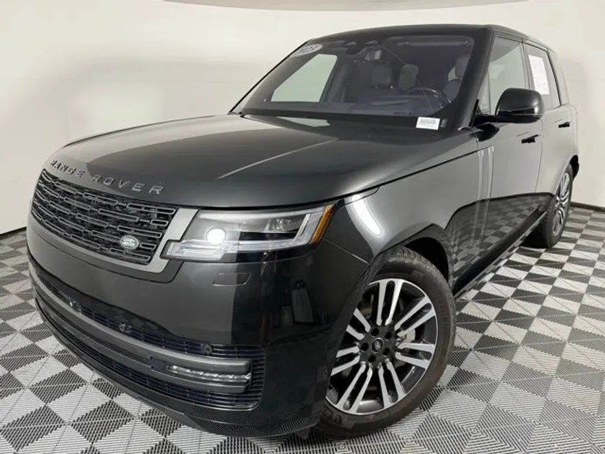 2023 Land Rover Range Rover SE photo 1