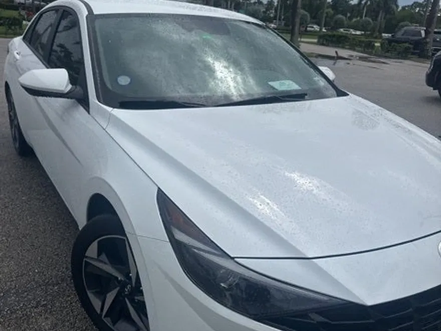 2023 Hyundai Elantra SEL Convenience photo 1