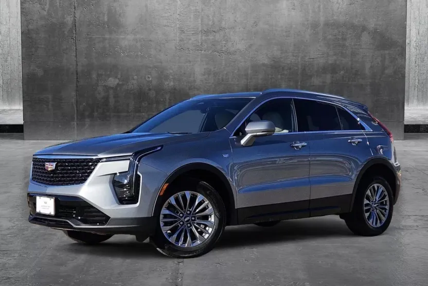 2025 Cadillac XT4 Premium Luxury photo 1