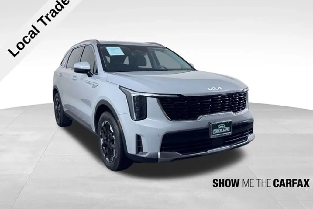 2025 Kia Sorento S photo 1