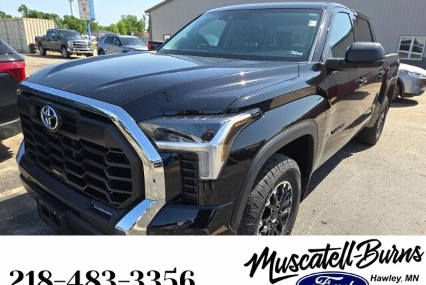 2024 Toyota Tundra SR5 photo 1
