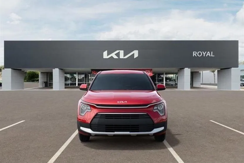 2025 Kia Niro LX photo 1