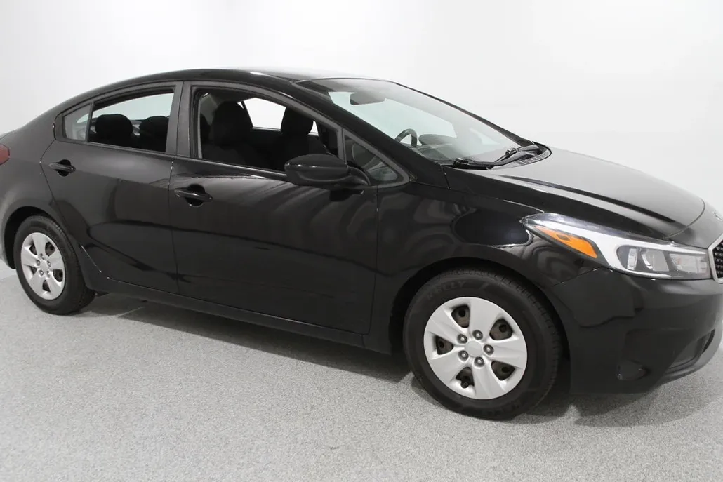 2018 Kia Forte LX Base photo 1