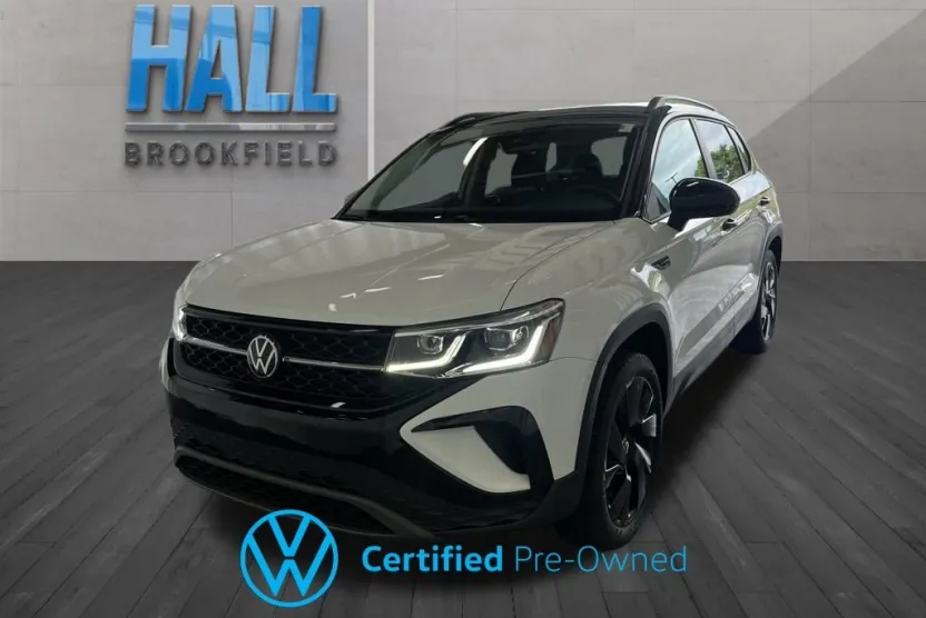 2024 Volkswagen Taos SE photo 1