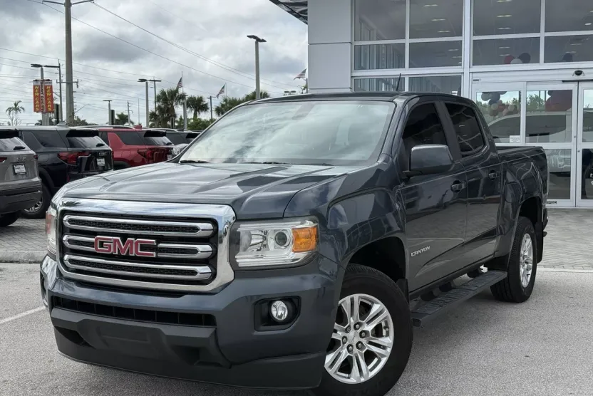 2020 Gmc Canyon SLE photo 1