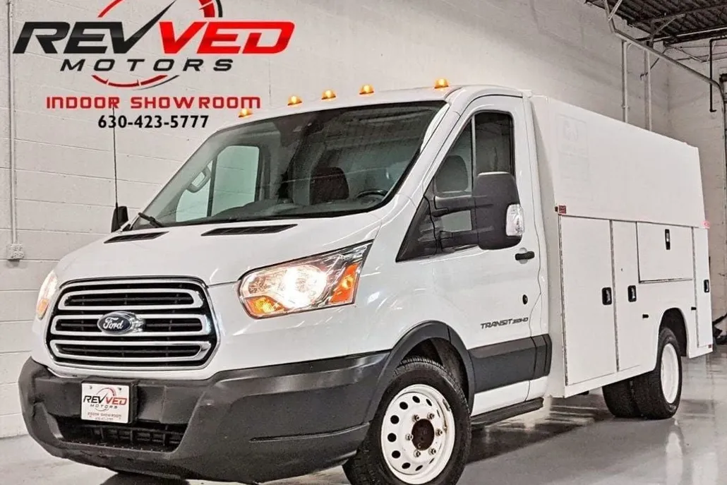 2015 Ford Transit Cutaway photo 1