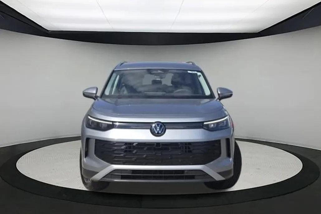 2025 Volkswagen Tiguan S photo 1