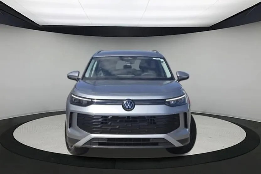 2025 Volkswagen Tiguan S photo 1
