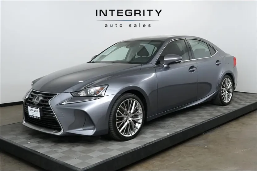 2017 Lexus IS 200t photo 1