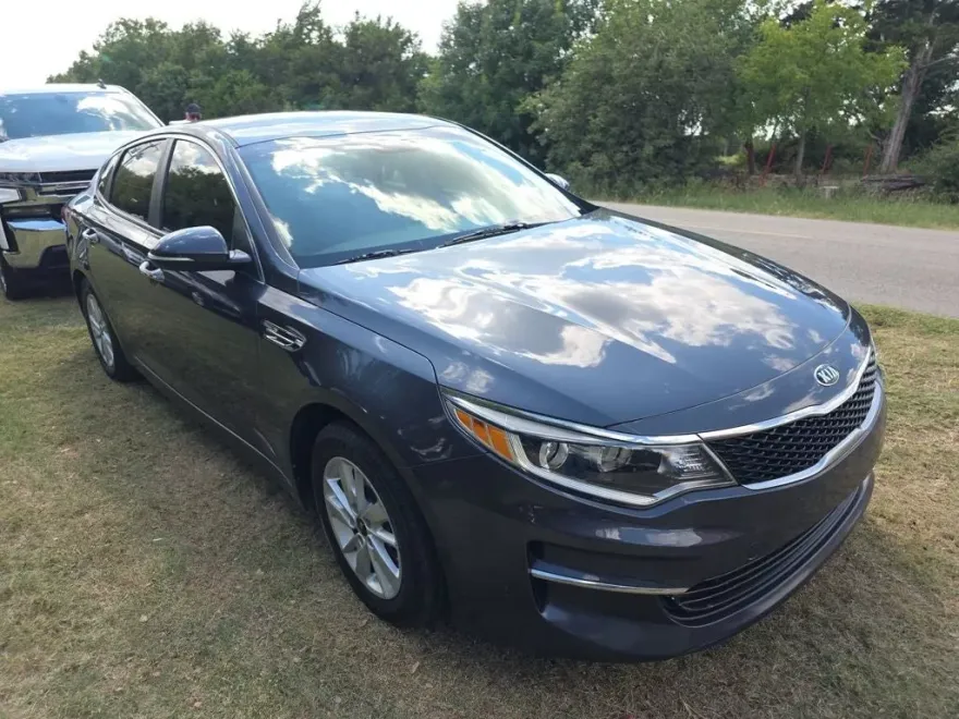 2018 Kia Optima LX photo 1