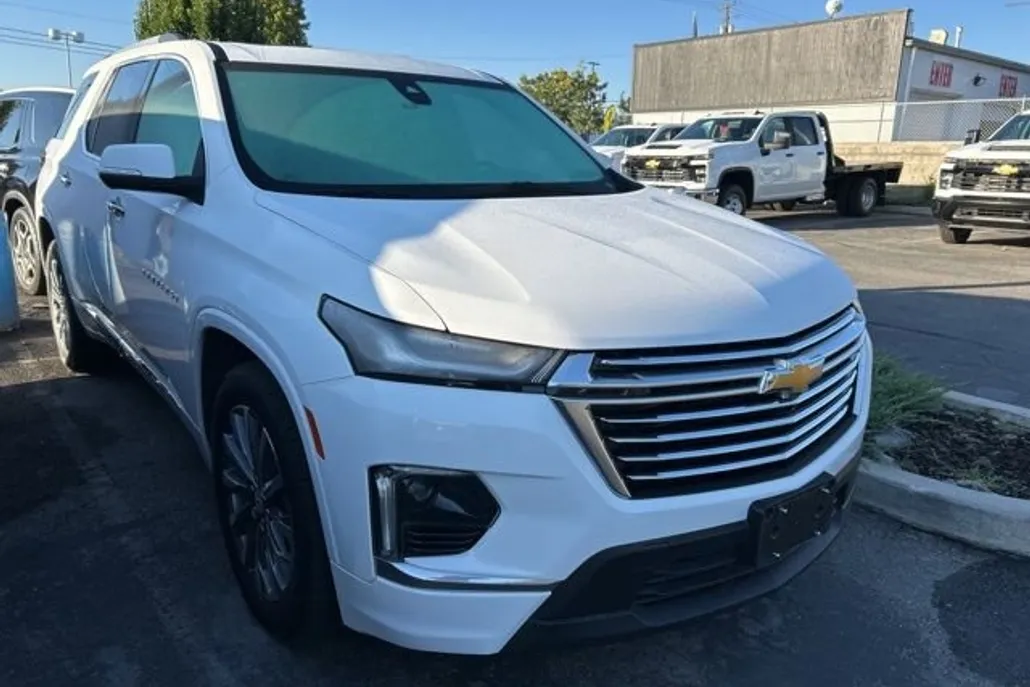 2023 Chevrolet Traverse Premier photo 1