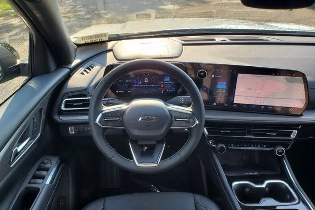 2026 Chevrolet Traverse photo 1