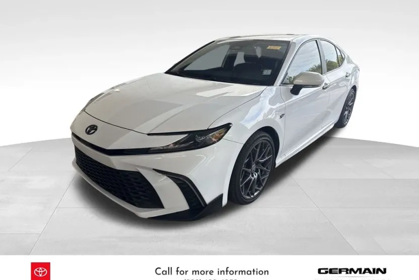 2025 Toyota Camry SE photo 1