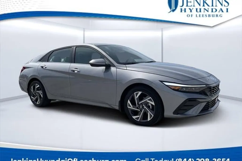 2025 Hyundai Elantra SEL Convenience photo 1