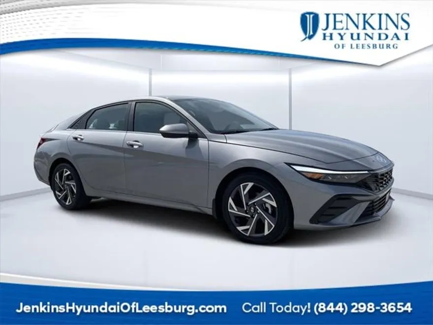 2025 Hyundai Elantra SEL Convenience photo 1