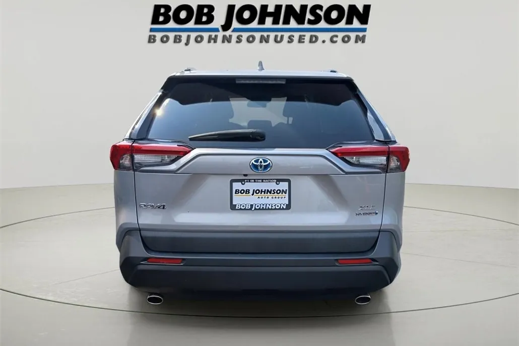 2020 Toyota RAV4 Hybrid XLE photo 1