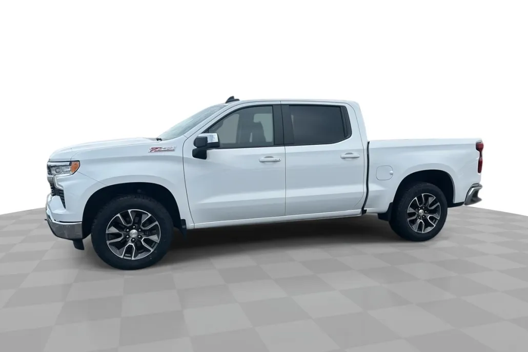 2022 Chevrolet Silverado 1500 LT photo 1