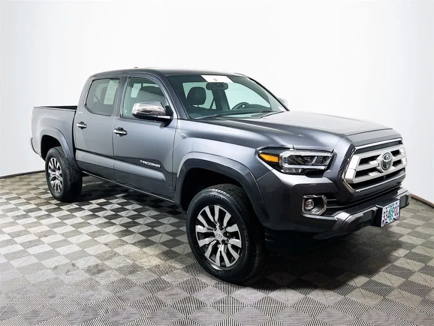 2023 Toyota Tacoma Limited V6 photo 1