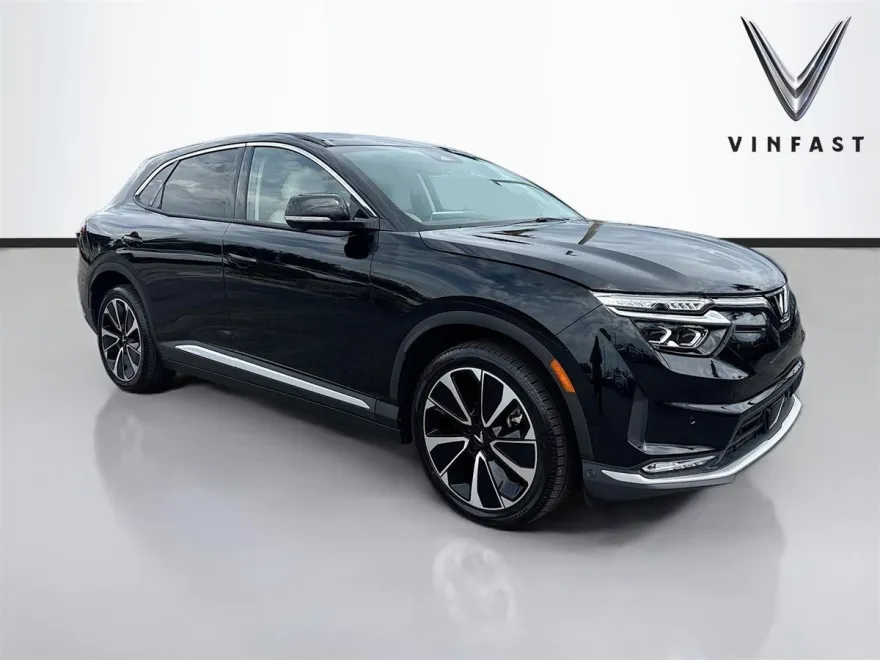 2025 Vinfast VF 8 8 photo 1
