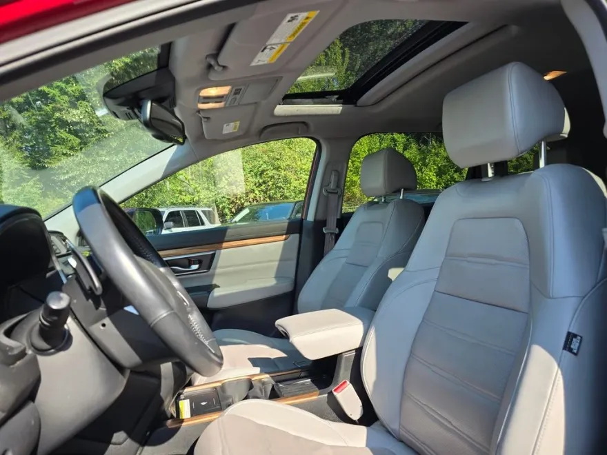 2022 Honda CR-V Hybrid Touring photo 1