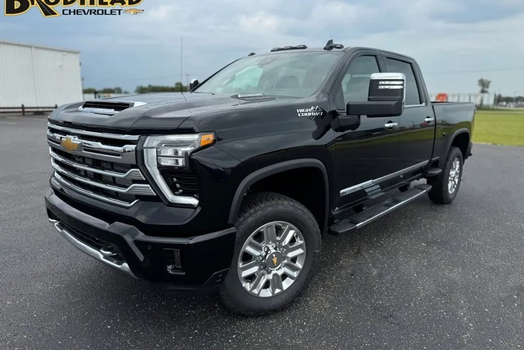 2025 Chevrolet Silverado 2500HD High Country photo 1