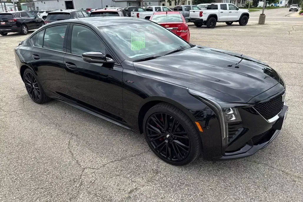 2025 Cadillac CT5 V photo 1