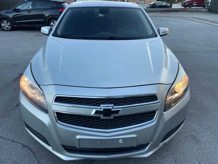 2015 Chevrolet Malibu 1LT photo 1