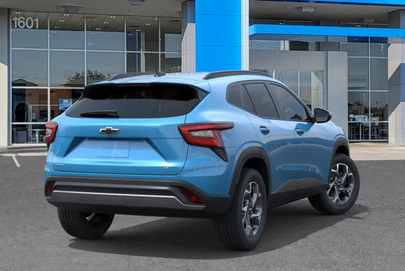 2025 Chevrolet Trax LT photo 1