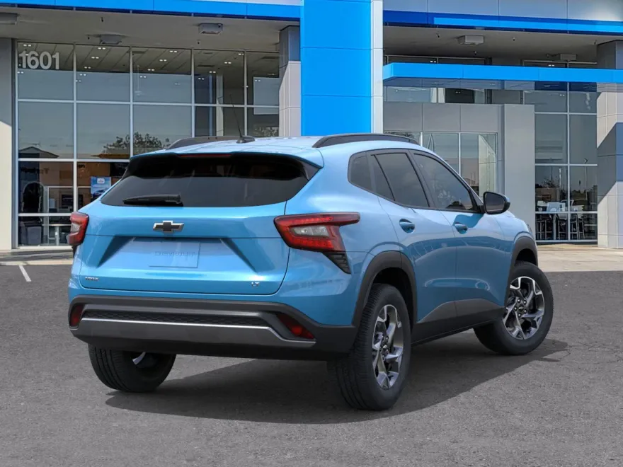 2025 Chevrolet Trax LT photo 1